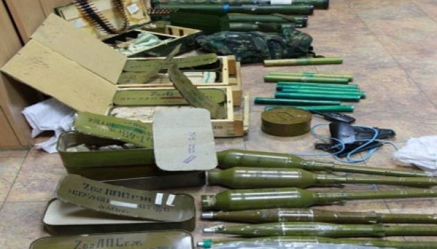 СБУ знешкодила групу бойовиків та вилучила арсенал зброї на Донбасі
