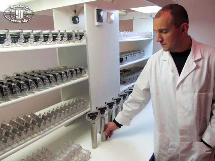 Кандидат медичних наук, завідувач відділенням опікової травми та пластичної хірургії лікарні швидкої допомоги Тернополя Андрій Ковальчук