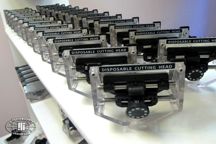 Електродерматом - інструмент, незамінний під час лікування хворих з глибокими опіками і вкрай необхідний для відновлення втраченого шкірного покриву