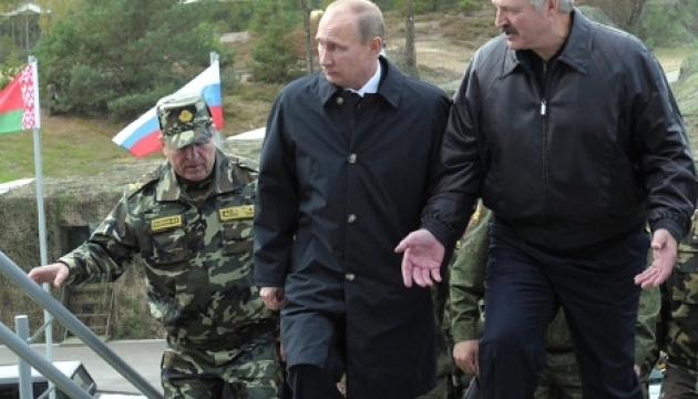 Лукашенко Путіну: Я не дам 