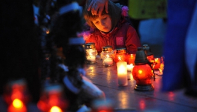 Львів'яни нагадали світові, що терористи вбивають на Донбасі мирних людей