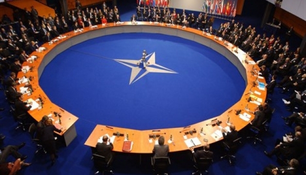 Україна ініціює екстрене засідання комісії з НАТО