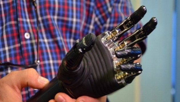 Українська кіберрука для протезування учасників АТО. Фото, Відео