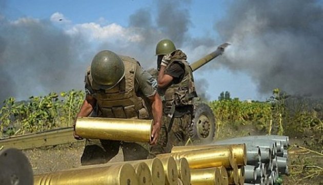 La situation dans le Donbass: l’ennemi déploie des systèmes d’artillerie de calibre 122 mm