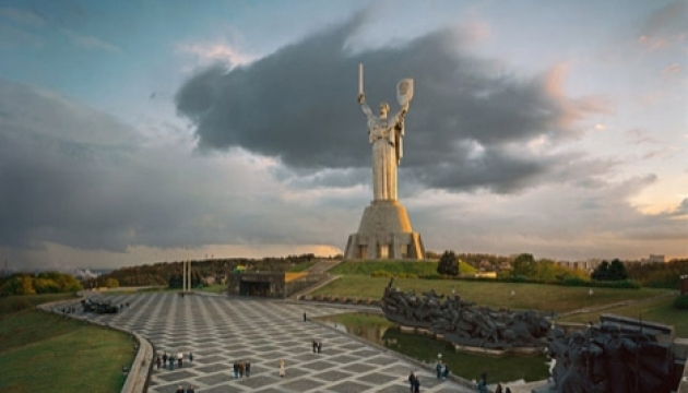 La estatua de la Madre Patria, entre las primeras 16 estatuas del mundo