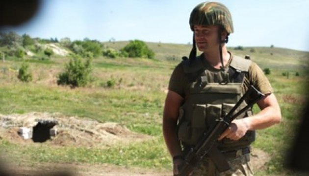 Durante el día en la zona de la ATO tres soldados ucranianos resultan heridos 