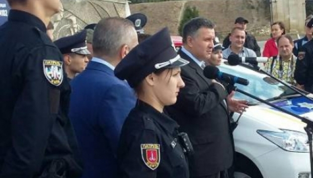 У поліцію Донбасу набиратимуть військових - Аваков