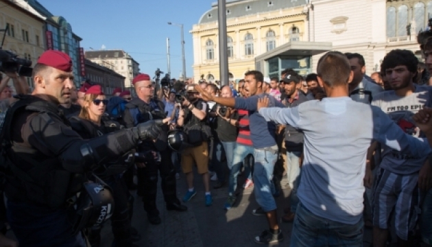 Угорщина готова будувати паркан проти мігрантів на кордоні із Румунією