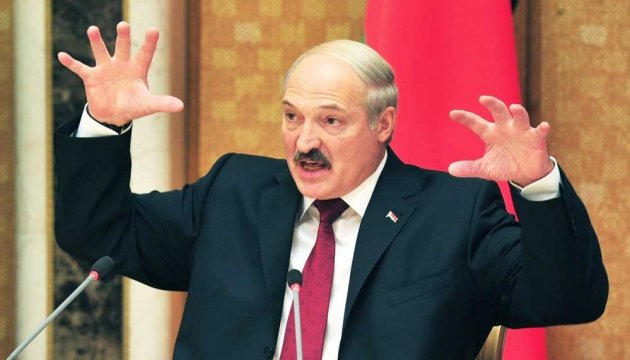 Лукашенко: Не дай бог комусь захочеться брязкати біля наших кордонів зброєю
