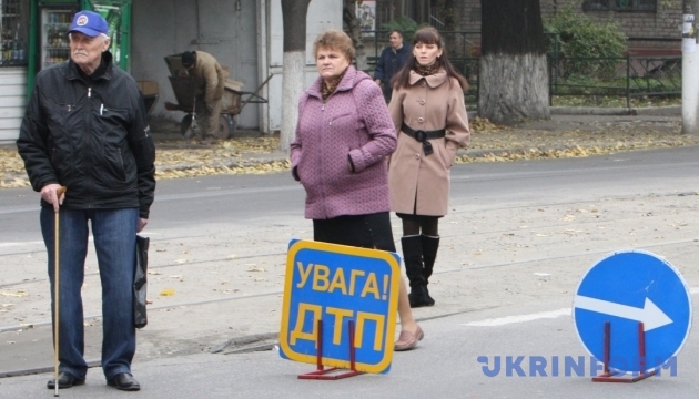 На Дніпропетровщині легковик врізався у вантажівку: троє загиблих