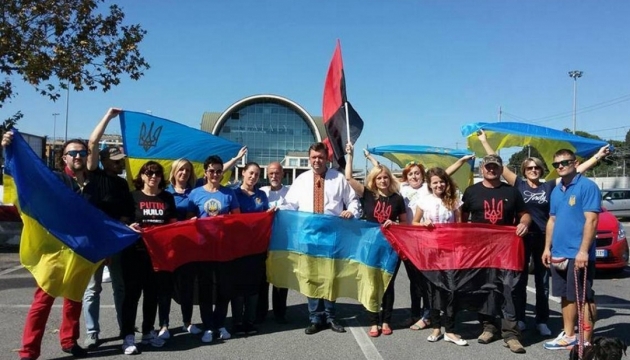 Los ucranianos de Roma organizaron un flash mob anti-Putin. Video 