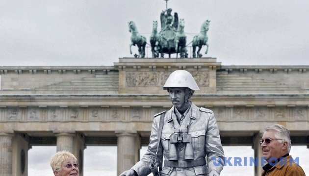 Останній революціонер, поразка Жданова і кінець радянської влади