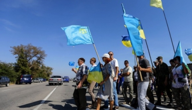 Блокувальники Криму пильнують, щоб не прорвались 