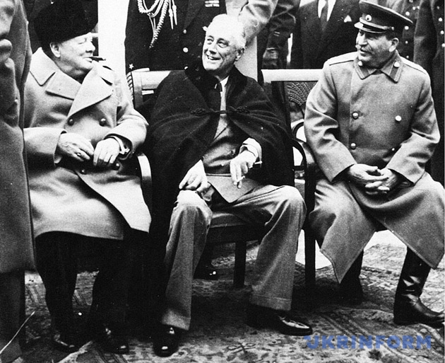 Й. Сталін, У.Черчілль і Ф.Рузвельт під час конференції у Ялті