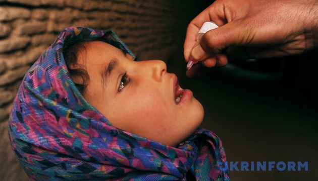 Афганських дітей вакцинують від поліомієліту