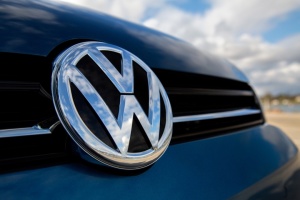Заводи Volkswagen у Німеччині кілька годин не працювали через програмний збій