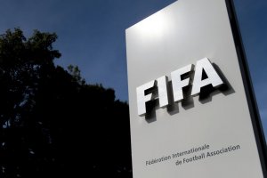 La Fifa impose à la Russie de jouer sous bannière et sur terrain neutre avant une potentielle exclusion des compétitions