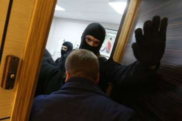 Les forces de l’ordre ukrainiennes procèdent à une série de perquisitions dans le cadre d’enquêtes sur des affaires de corruption