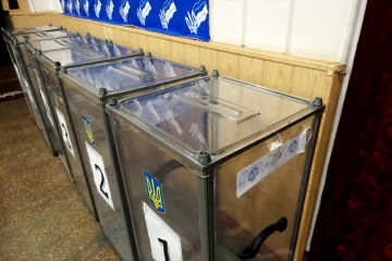 На Прикарпатті п’яний виборець порвав бюлетень і побив скриньку