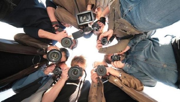 Нардепи спростили оформлення іноземним журналістам в Україні