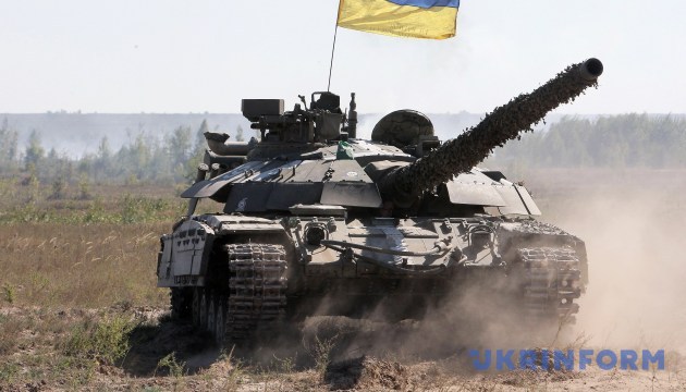 Танкові підрозділи є запорукою перемоги в сухопутних боях - Турчинов