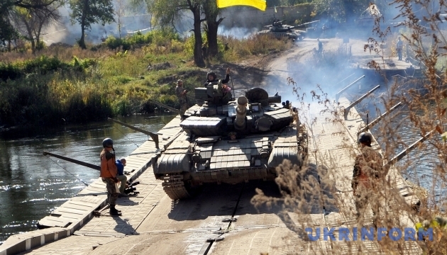 У штабі АТО розказали, як Україна відводить танки