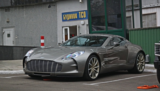 Третина власників розкішних авто не сплатили податку - експерт