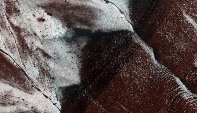 На Марсі вчені виявили сліди стародавніх озер