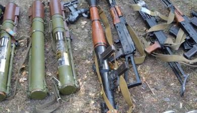 На Луганщині знайшли схрон з арсеналом зброї
