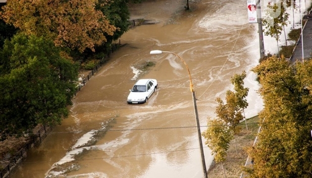 Зливи у Молдові: затоплене ціле місто