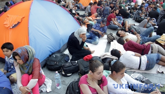 До Німеччини щодня прибуває до 8 тисяч біженців