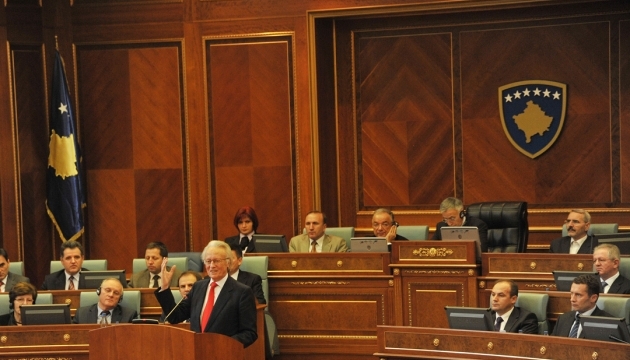 У парламенті Косова знову розпилили сльозогінний газ