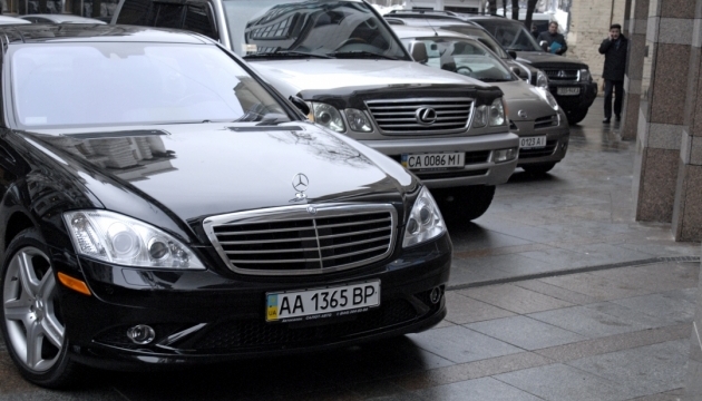 Українським водіям дозволили пред'являти наявність автоцивілки з гаджета