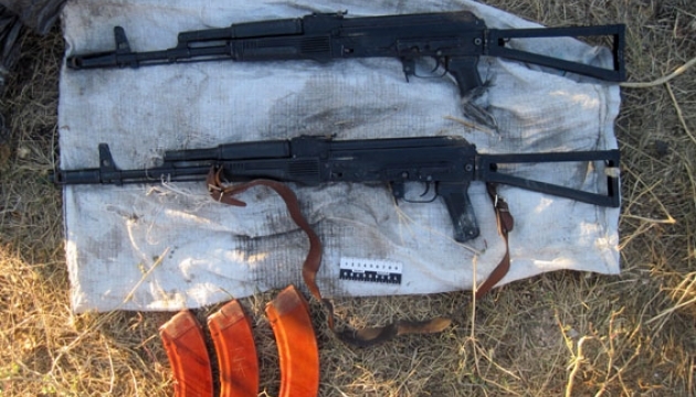 У лісі на Дніпропетровщині знайшли арсенал зі зброєю