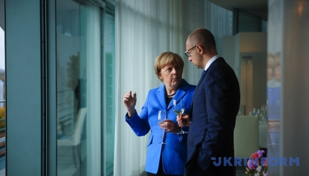 Яценюк хоче реформ – у Меркель в цьому жодних сумнівів