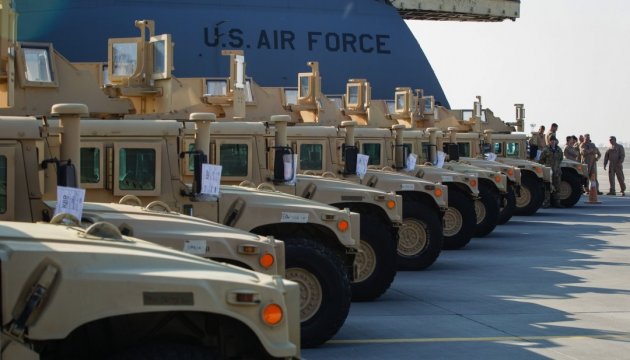 USA übergeben der Ukraine 40 „medizinische“ Hummer