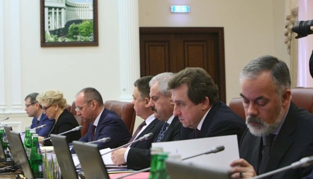 Суд відмовився заарештовувати нерухомість Табачника