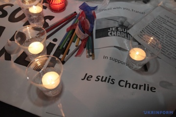 Суд над організаторами нападу на Charlie Hebdo перенесли через коронавірус