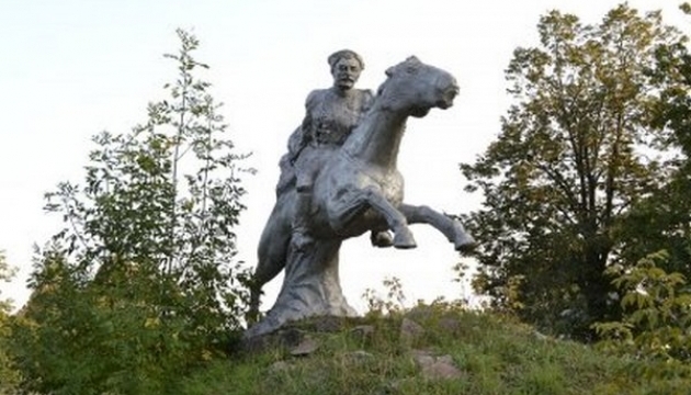 У Волновасі пам'ятник Чапаєву охрестили «Козаком»