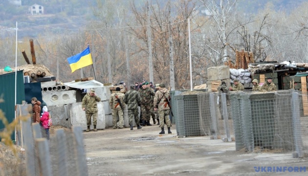 Бойовики знову обстріляли Станицю і Трьохізбенку - Тука