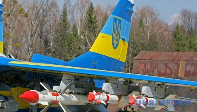 Українська авіація вразила ворожі склади боєприпасів та ракетно-артилерійського озброєння 