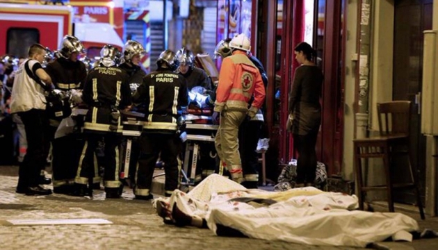Кількість загиблих у Парижі продовжує зростати