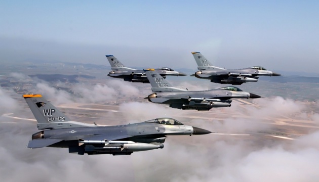 Хоча б 3-4 ескадрильї F-16: начальник авіації розповів, як Україна може отримати перевагу у повітрі