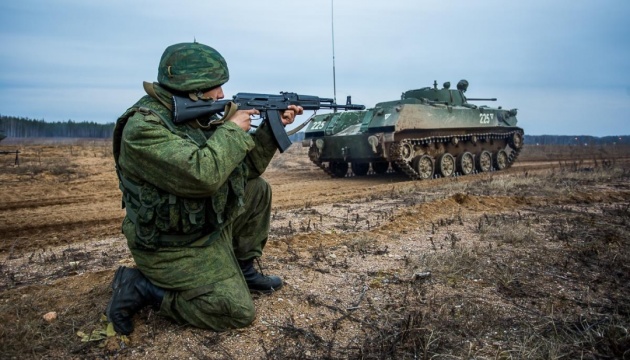 АТО: обстріли по всьому фронту, більше третини з них - по Мар'їнці