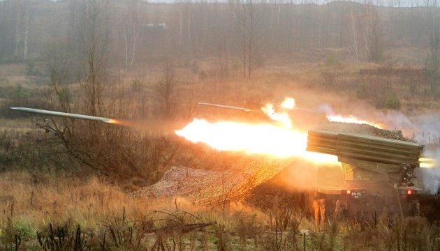 Armee meldet 80 Feuerangriffe des Feindes in der Ostukraine