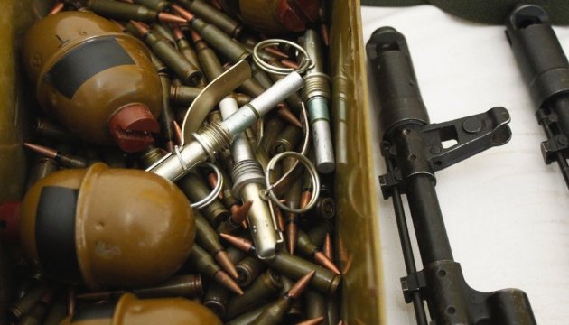 Une cache d'armes découverte dans le Donbass