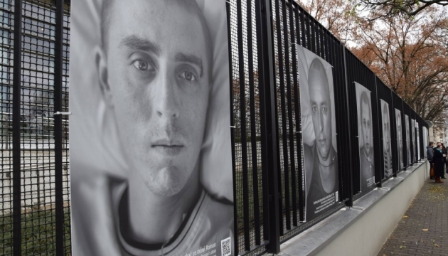‘War. Eleven Portraits’ exhibition opened outside Canadian Embassy in Warsaw