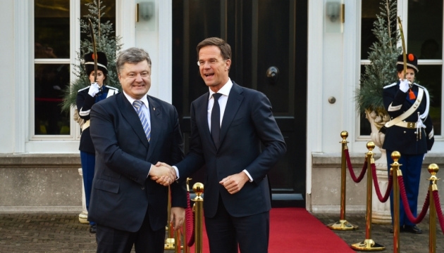 Poroschenko: Referendum in den Niederlanden stoppt nicht die Assoziierung