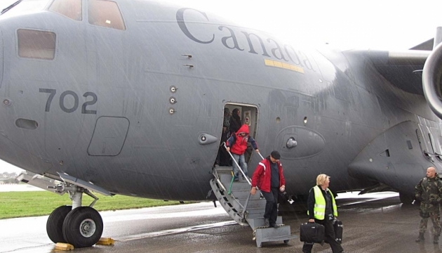 Канада згорнула авіаевакуацію цивільних з Судану