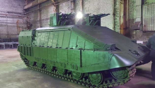 На базі Нацгвардії презентували танк 